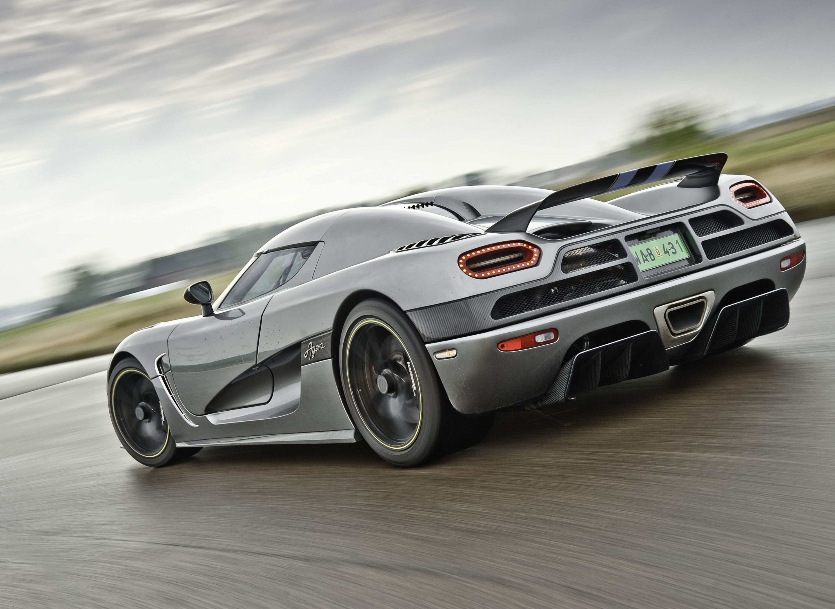 koenigsegg agera r lime green